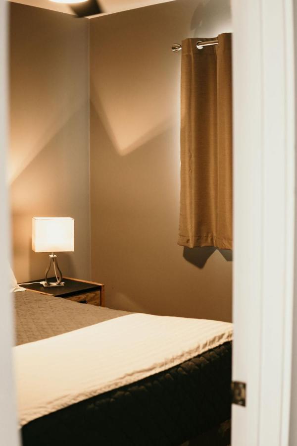 Hinton Highway Inn Zewnętrze zdjęcie